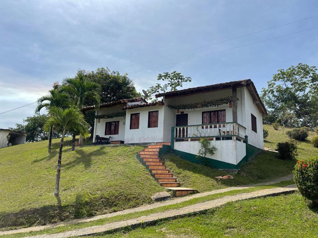 Hotel Candilejas Puerto Berrio 外观 照片